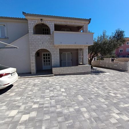 Apartments Jurkovic Grebastica Exterior photo